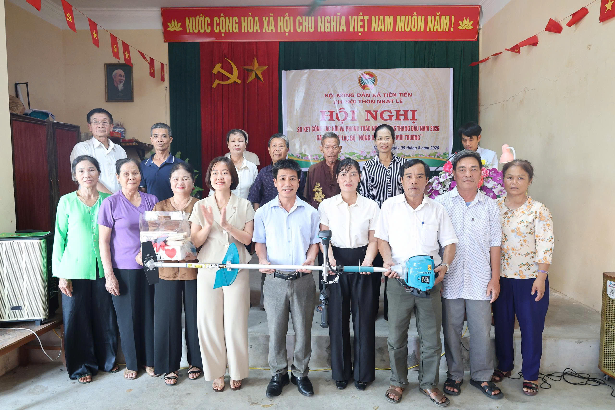 Chi hội Nông dân thôn Nhật Lệ sơ kết công tác Hội 6 tháng đầu năm, ra mắt Câu lạc bộ “Nông dân bảo vệ môi trường”