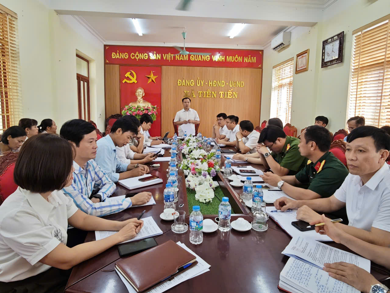 PHIÊN HỌP BAN CHẤP HÀNH ĐẢNG BỘ XÃ TIÊN TIẾN VỀ SẮP XẾP, THÀNH LẬP TỔ CHỨC ĐẢNG TRONG CÁC CƠ SỞ GIÁO DỤC MẦM NON, PHỔ THÔNG CÔNG LẬP