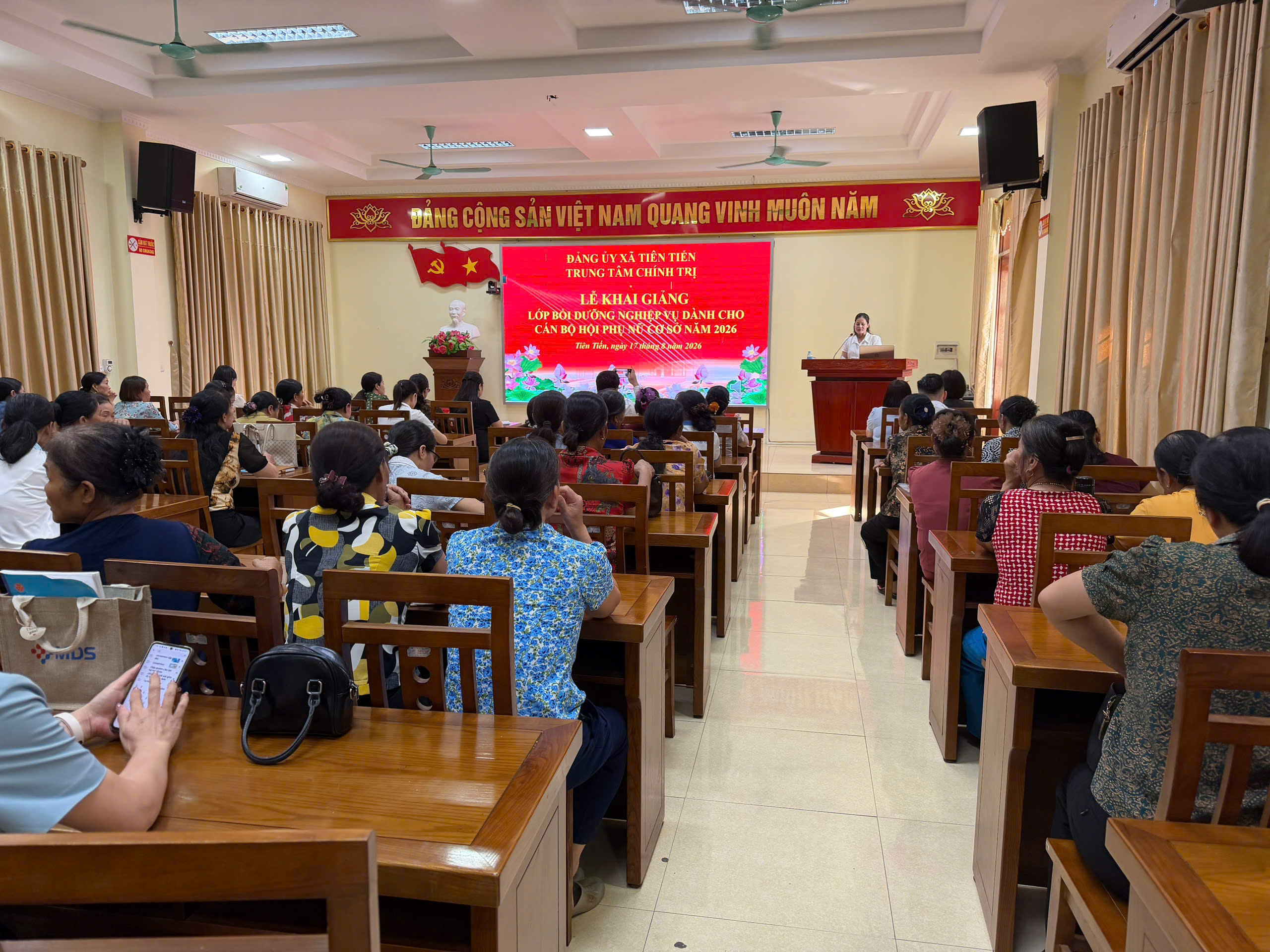 Khai giảng lớp bồi dưỡng nghiệp vụ cho cán bộ Hội Phụ nữ cơ sở năm 2026