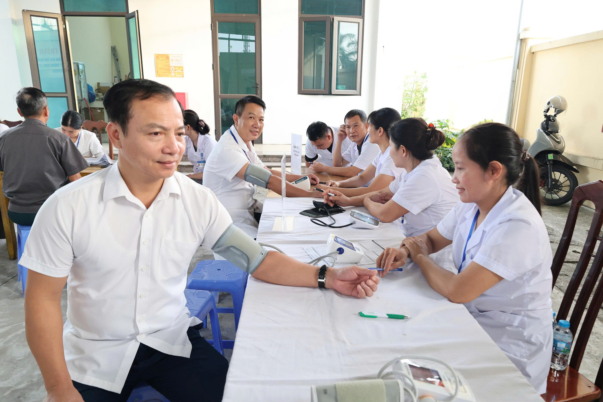 CÁN BỘ, CÔNG CHỨC, VIÊN CHỨC VÀ NGƯỜI LAO ĐỘNG XÃ TIÊN TIẾN KHÁM SỨC KHỎE ĐỊNH KỲ NĂM 2026
