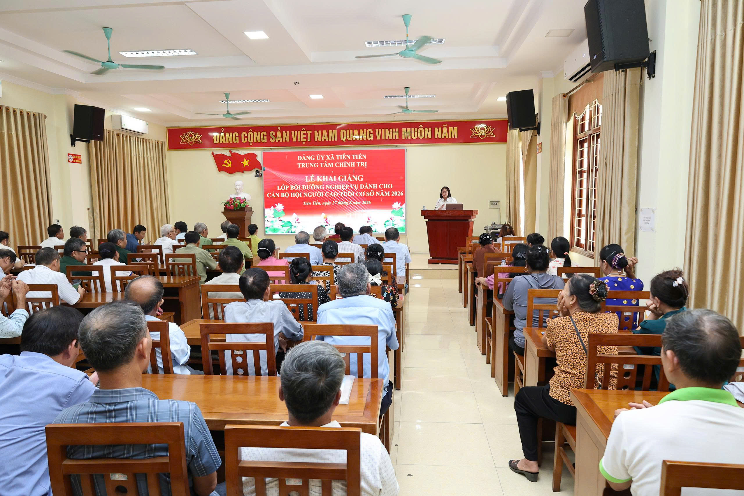 Khai giảng lớp bồi dưỡng nghiệp vụ cho cán bộ Hội Người cao tuổi cơ sở năm 2026