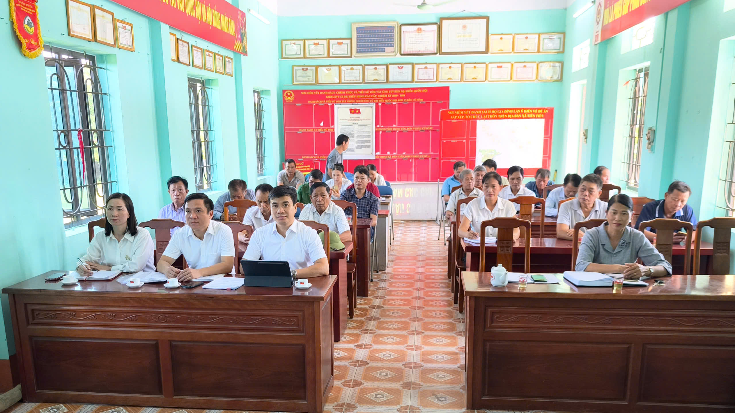 CHI BỘ THÔN MINH TIẾN SINH HOẠT THƯỜNG KỲ THÁNG 9