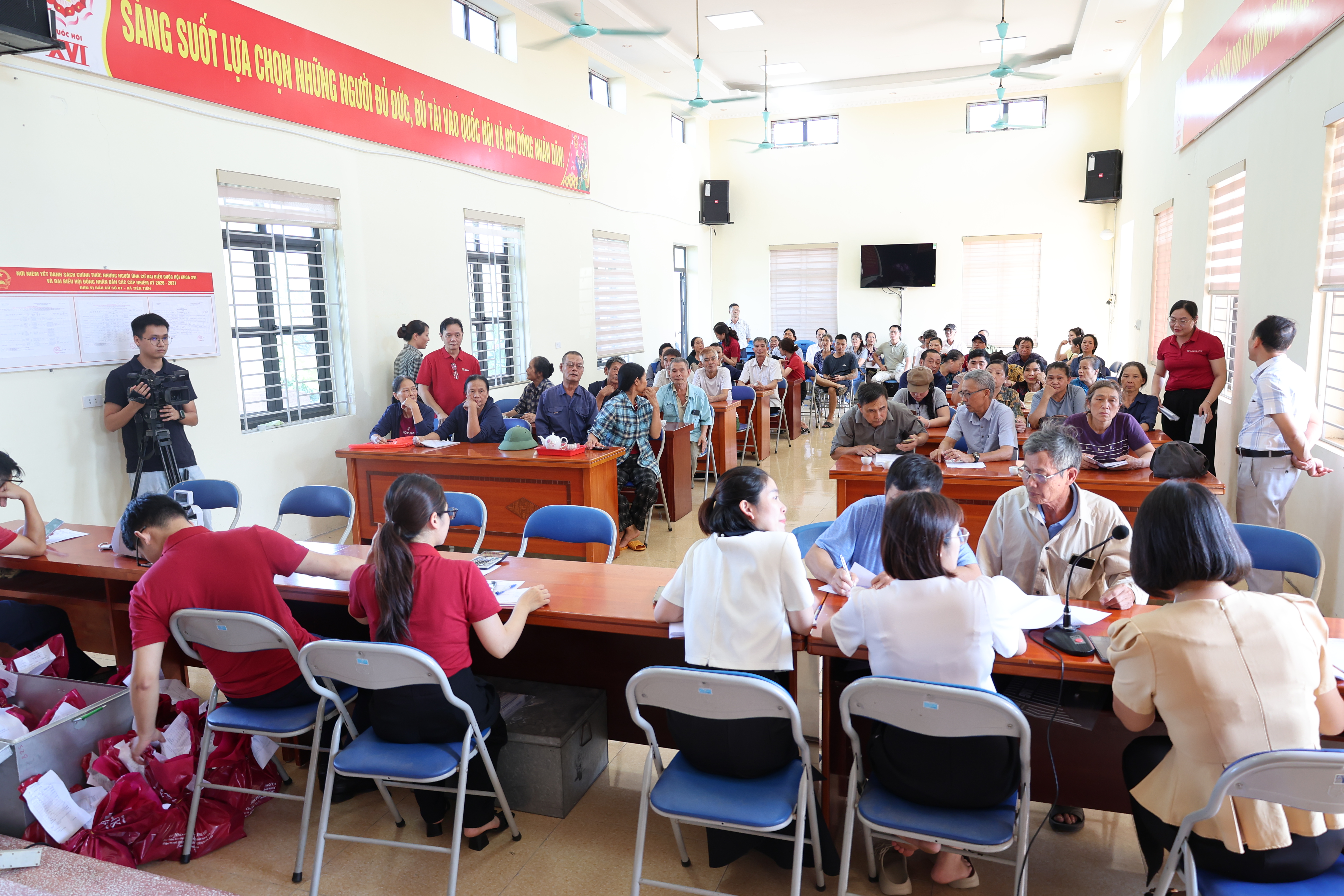 TIÊN TIẾN CHI TRẢ TIỀN BỒI THƯỜNG, HỖ TRỢ CHO 33 HỘ DÂN THUỘC DỰ ÁN CỤM CÔNG NGHIỆP ĐÌNH CAO