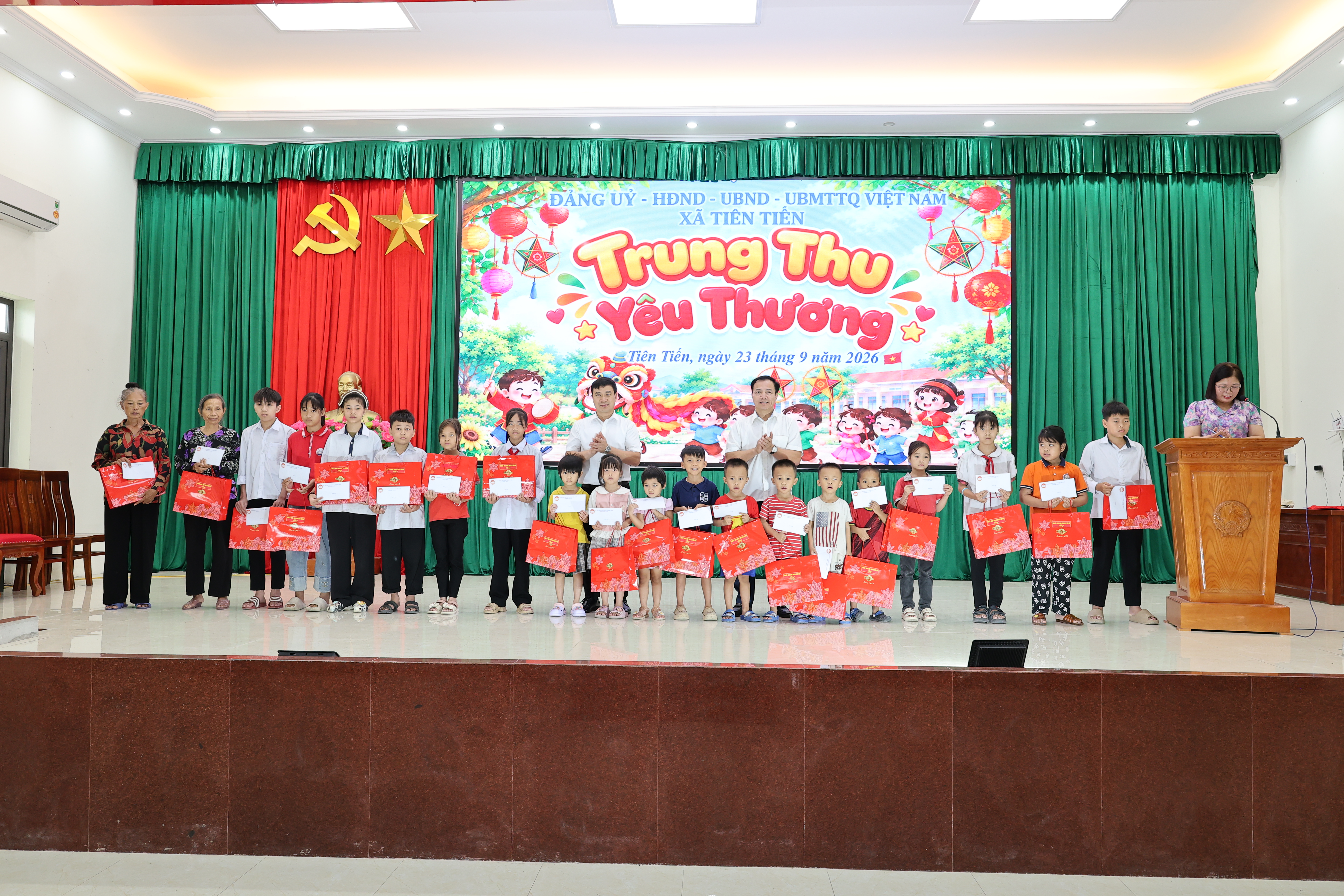 XÃ TIÊN TIẾN TỔ CHỨC CHƯƠNG TRÌNH “TRUNG THU YÊU THƯƠNG"