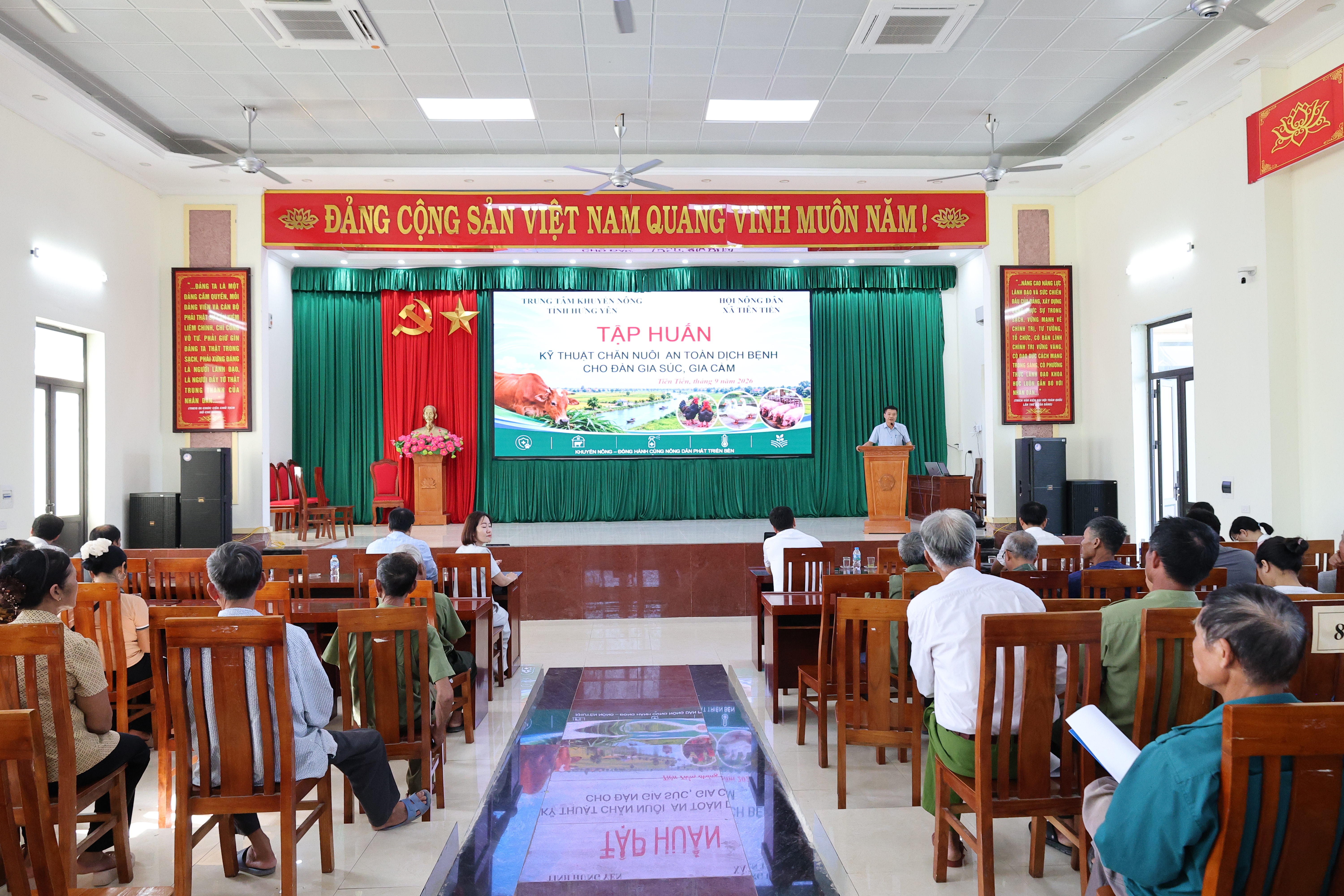 TẬP HUẤN KỸ THUẬT CHĂN NUÔI AN TOÀN DỊCH BỆNH VÀ ỨNG DỤNG CÔNG NGHỆ SINH HỌC TRONG NUÔI THỦY SẢN