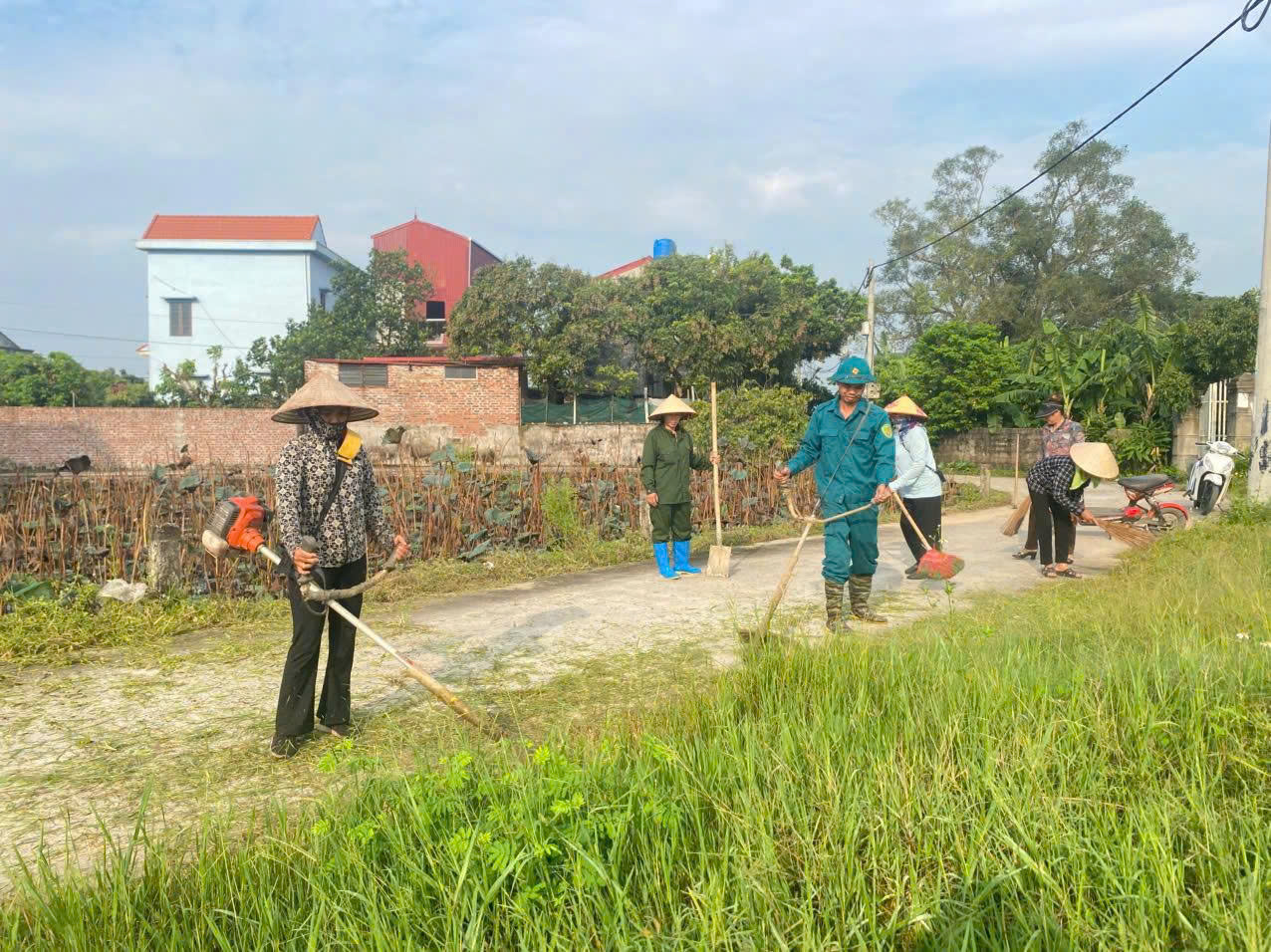 Xã Tiên Tiến hưởng ứng Ngày chủ nhật xanh sạch đẹp