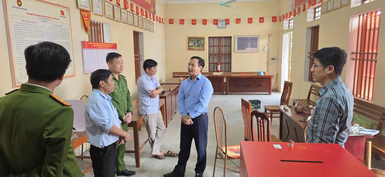 Lãnh đạo xã Tiên Tiến rà soát công tác chuẩn bị tại các khu vực bầu cử đại biểu Quốc hội Khóa XVI và HĐND các cấp nhiệm kỳ 2026–2031