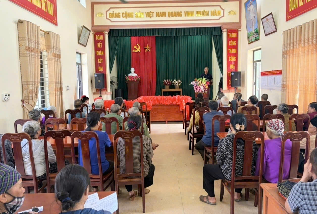 HỘI THIỆN NGUYỆN THÔN ĐÌNH CAO TẠI HÀ NỘI TRAO TẶNG 63 SUẤT QUÀ CHO CÁC GIA ĐÌNH CÓ HOÀN CẢNH KHÓ KHĂN